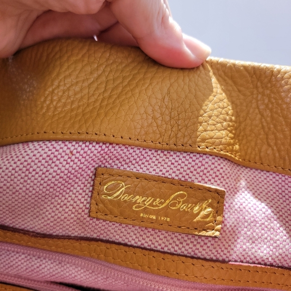 Dooney & Bourke Vintage Samba Logo Lock Sac Keyring Leather Tan Hobo Bag - Picture 4 of 15